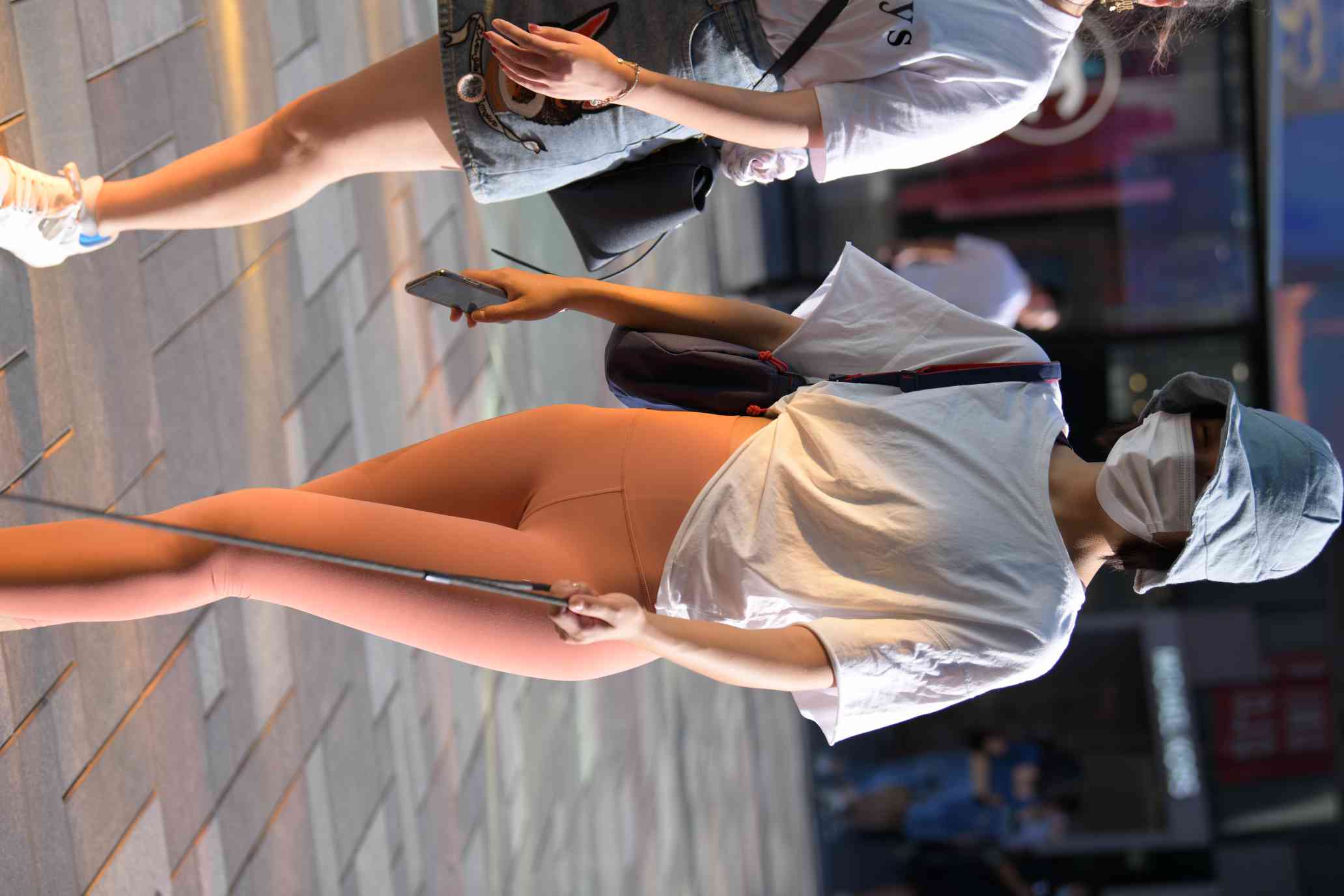 图片[2]-【免费】遛狗的瑜伽裤女人【60P】04031-漫镜吧