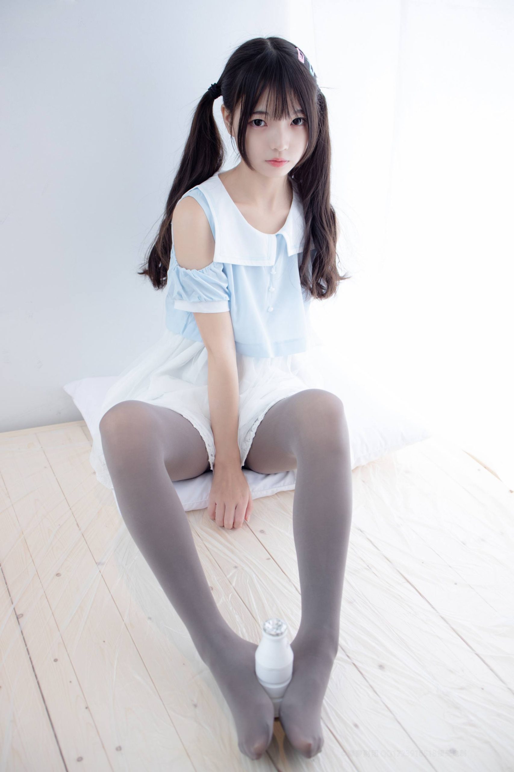 超级甜美的灰丝小姑娘【86P】20005-漫镜吧