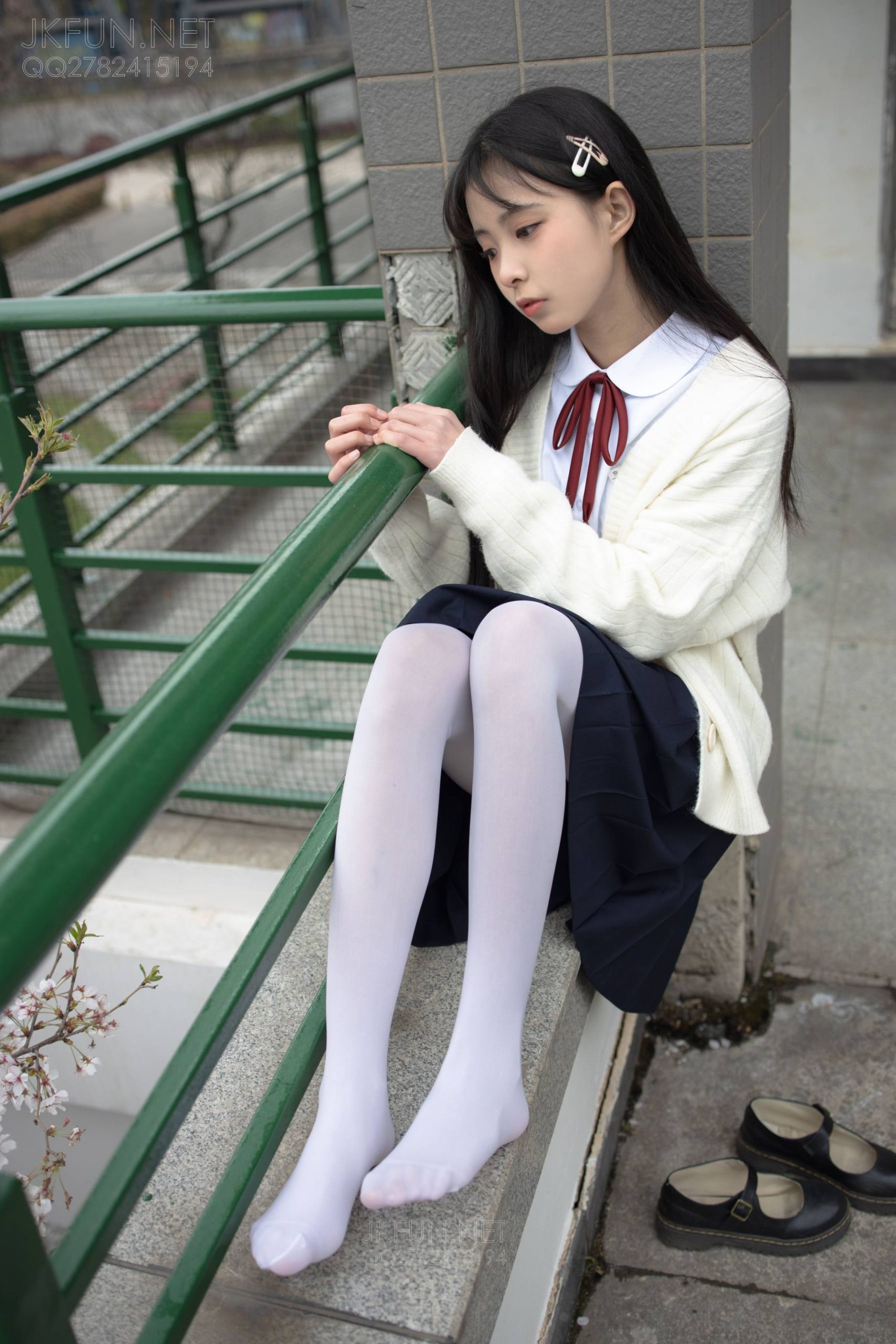 图片[5]-甜美可人的白丝姑娘【127P】20011-漫镜吧