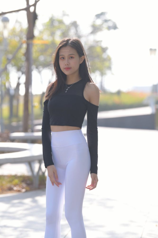 穿紧身白裤的端庄女孩 J1436 674P1V-22.2GB-漫镜吧