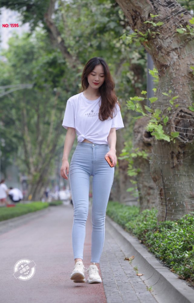 个子非常高的紧身牛仔裤女孩J2065 879P1V-25.5GB-漫镜吧