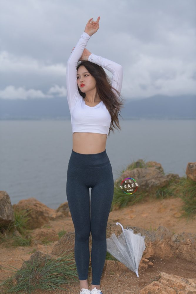 深蓝色瑜伽裤甜美女孩 J1320 514P2V-17.5GB-漫镜吧