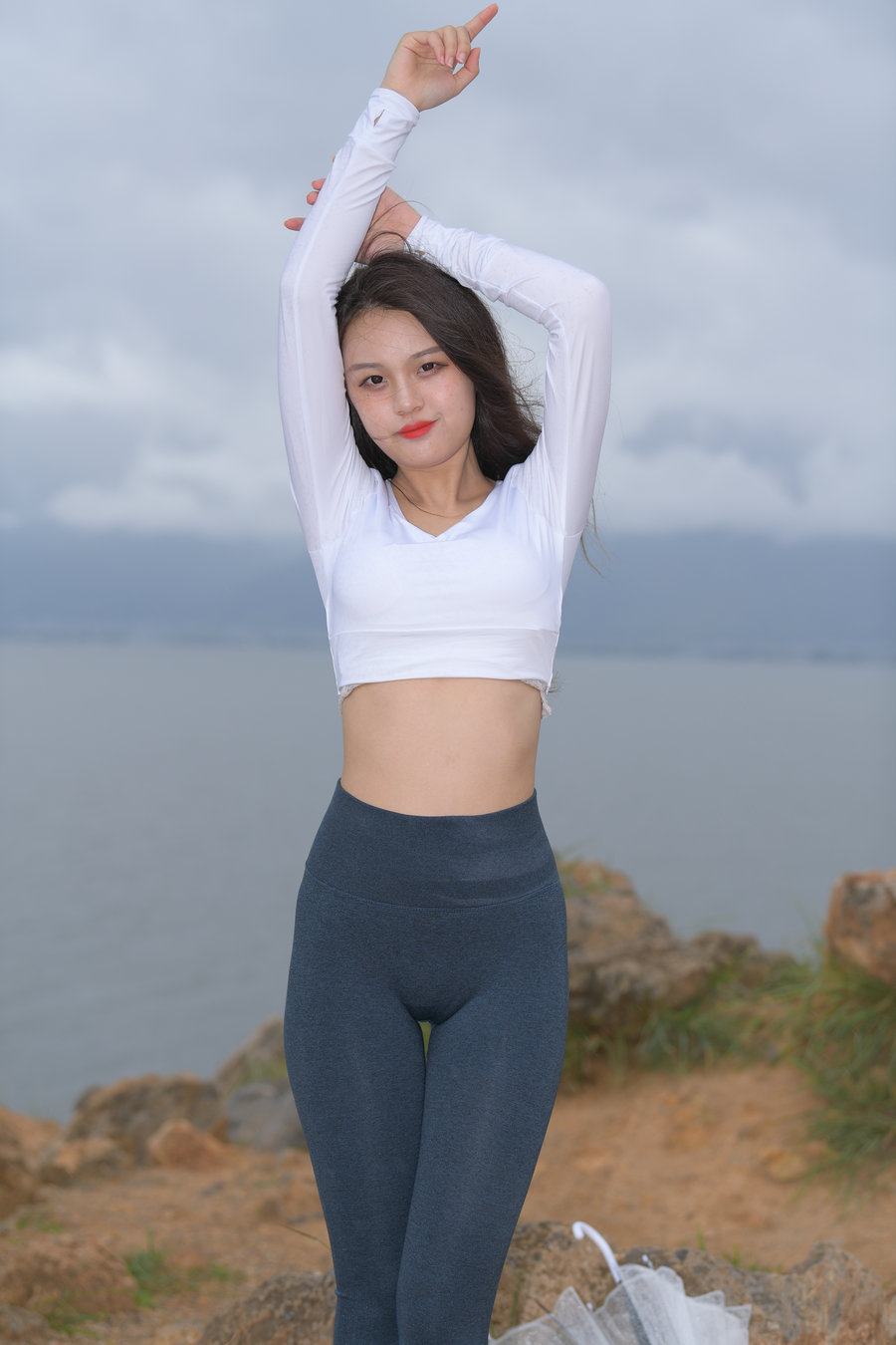 图片[2]-深蓝色瑜伽裤甜美女孩 J1320 514P2V-17.5GB-漫镜吧