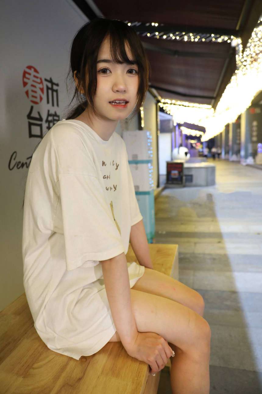 图片[4]-KTV里唱歌的长腿帆布鞋女孩【102P】20015-漫镜吧
