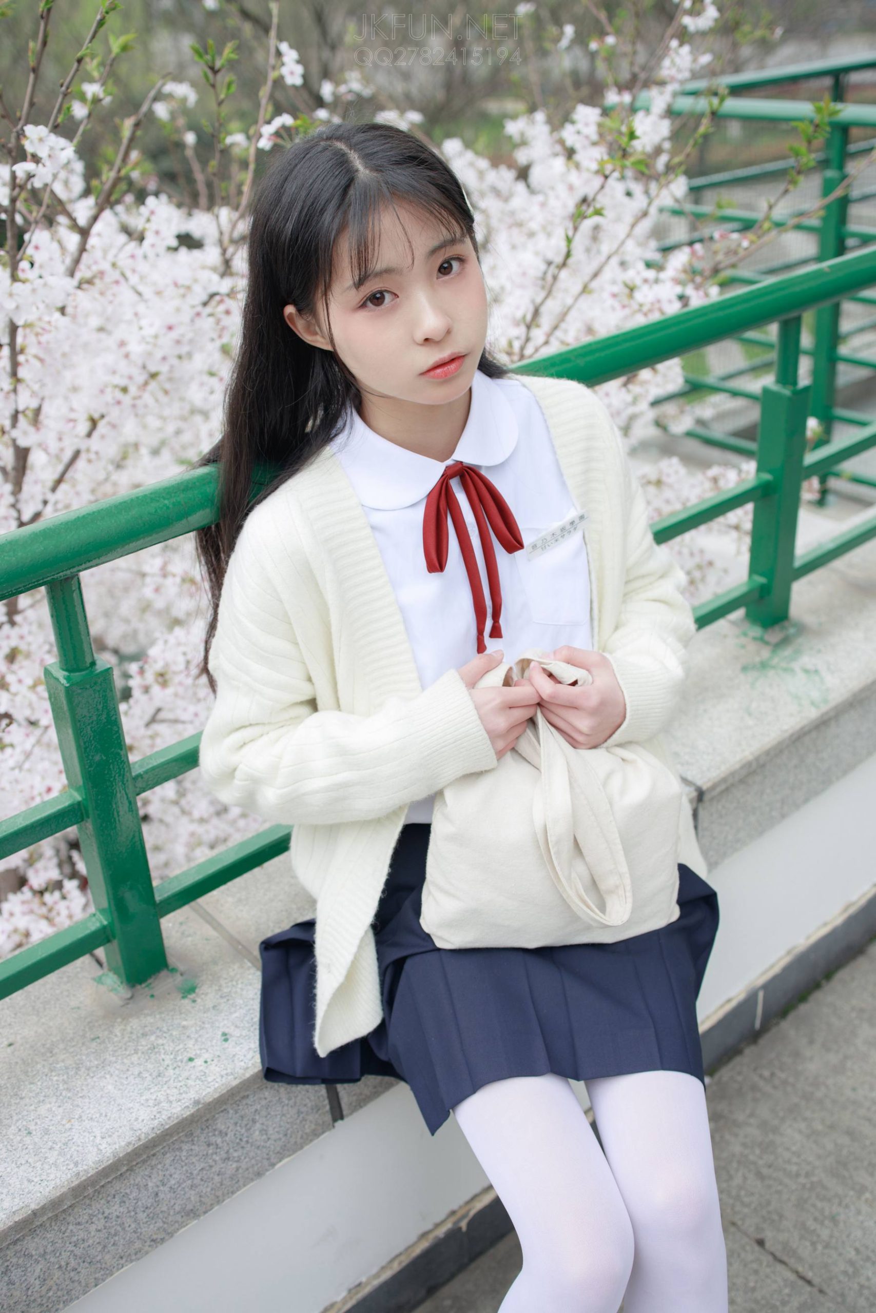 甜美可人的白丝姑娘【127P】20011-漫镜吧