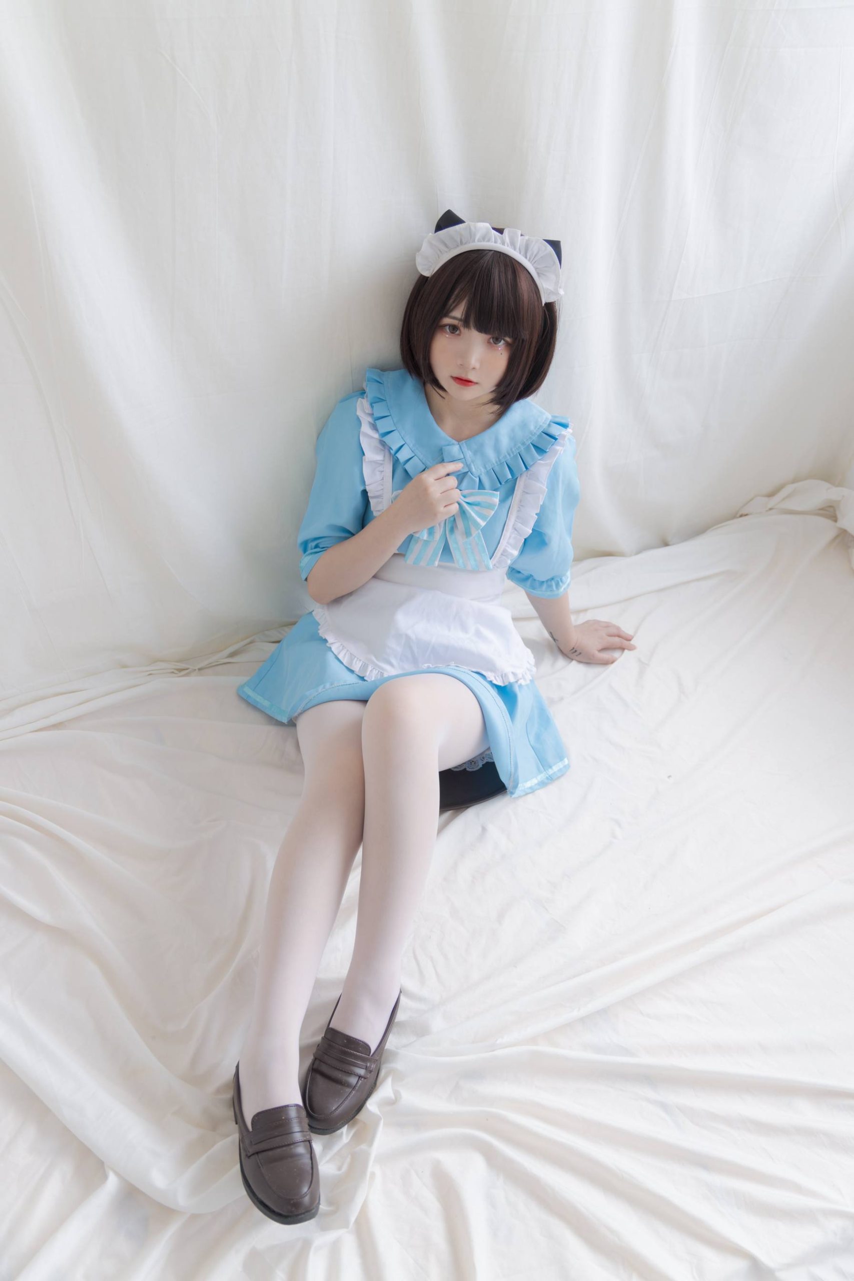 女仆装白丝女孩【43P】20014-漫镜吧