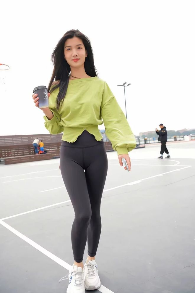 绿色瑜伽裤女孩很开心 J1519 1094P1V-27.6GB-漫镜吧
