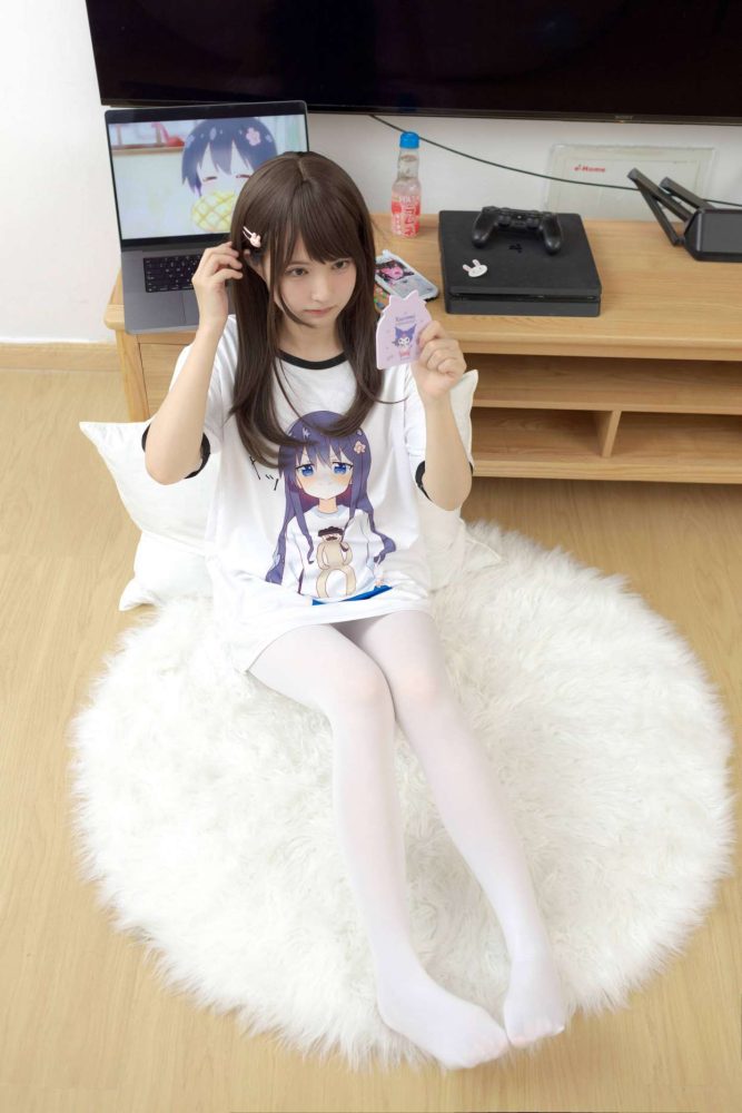 二次元白丝美少女【69P】20027-漫镜吧