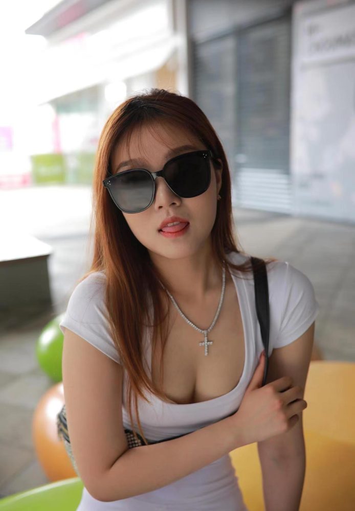 看上去拽拽的瑜伽裤女孩 J1695 425P1V-14.0GB-漫镜吧