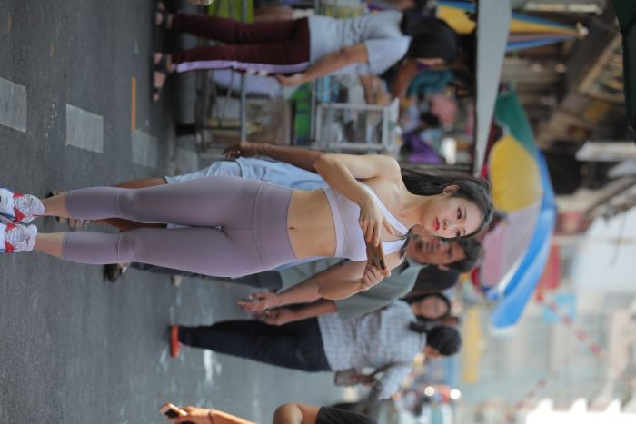 逛街的马尾辫瑜伽老师【556P】00016-漫镜吧