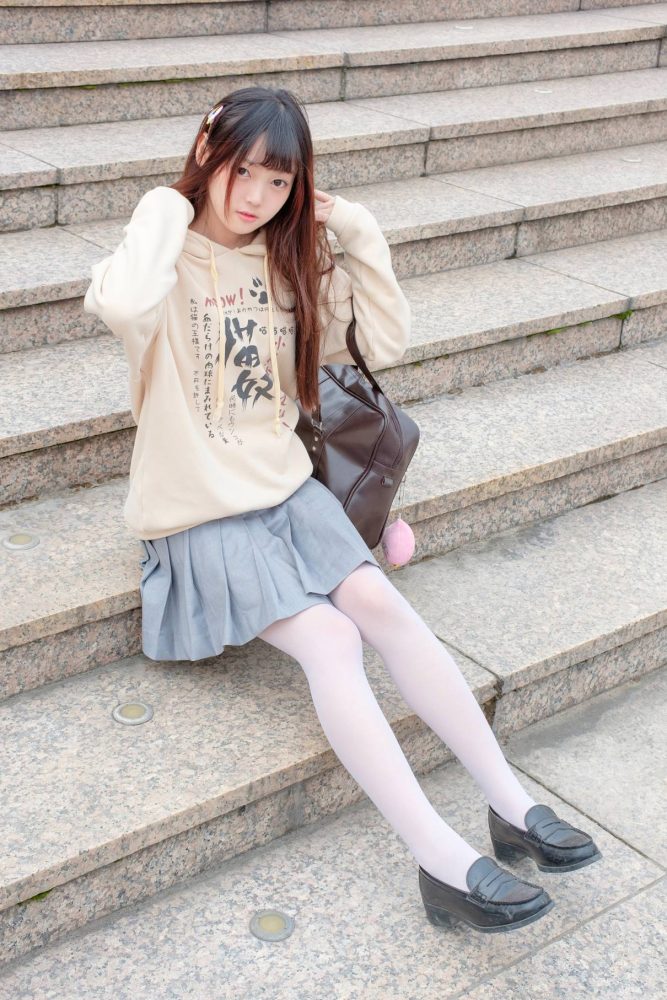 甜美的白丝女孩【131P】20007-漫镜吧