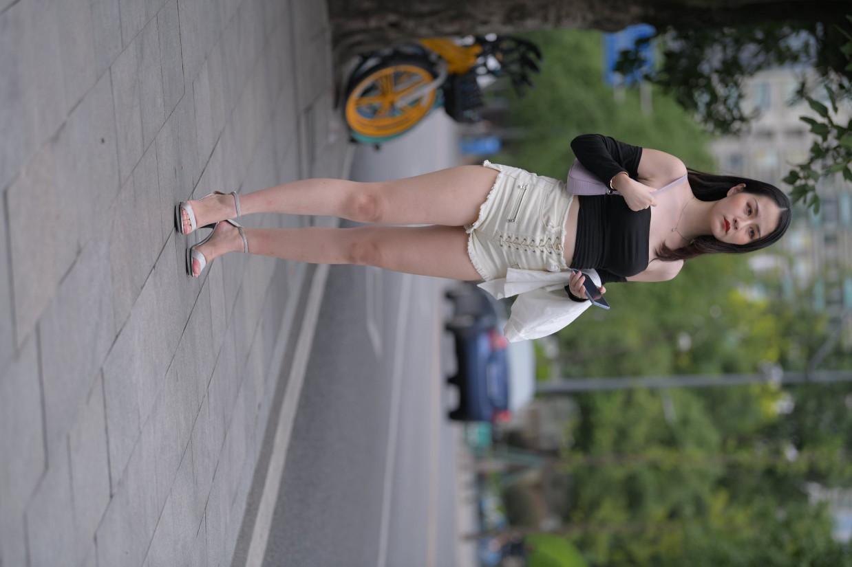 图片[4]-长发飘飘的白色热裤美丽女孩【49P】00029-漫镜吧
