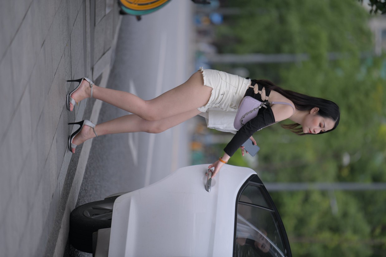 图片[6]-长发飘飘的白色热裤美丽女孩【49P】00029-漫镜吧