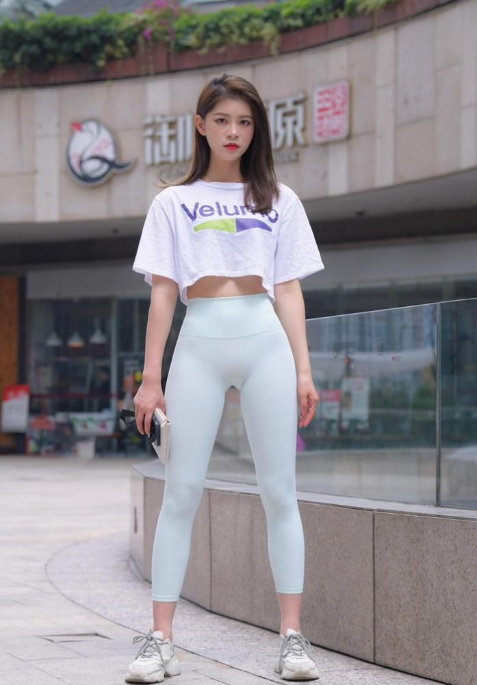 这个瑜伽裤女孩真的很漂亮 J1960 815P1V-28.9GB-漫镜吧