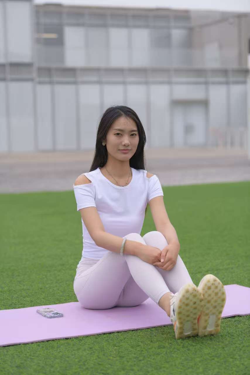 白色瑜伽裤美女（537P）87008-漫镜吧
