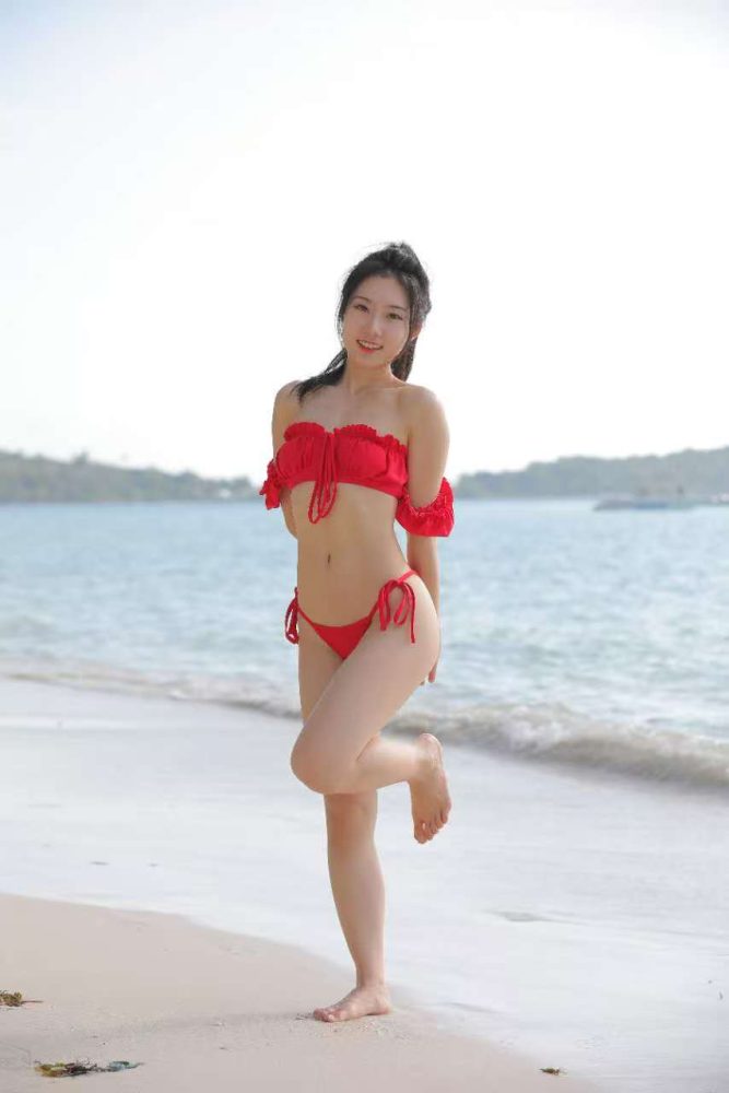 红色比基尼泳装美女（739P）84005-漫镜吧