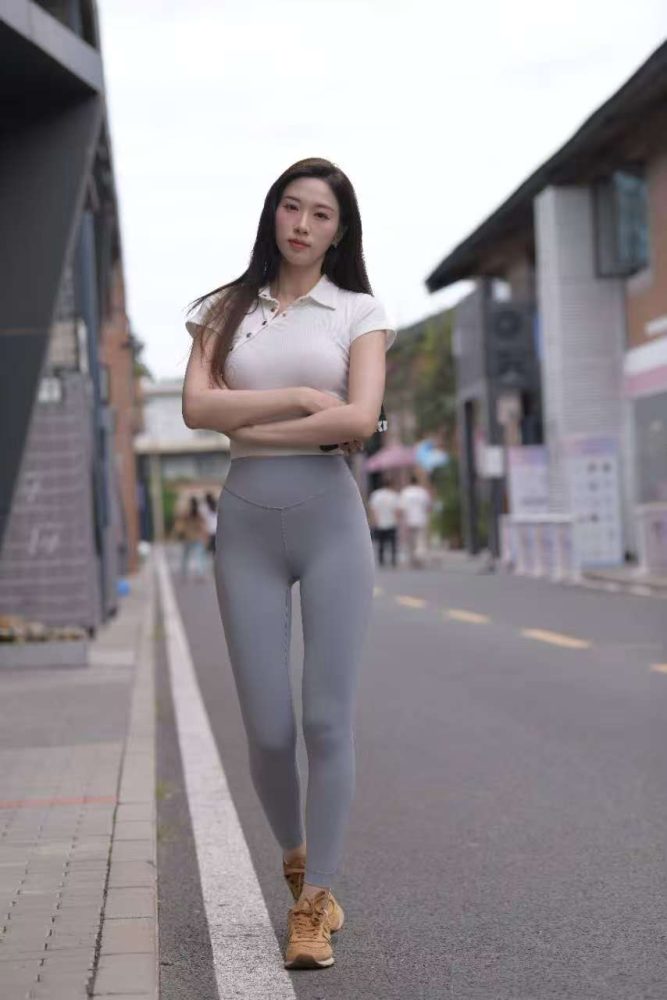灰色瑜伽裤美女（476P）87027-漫镜吧