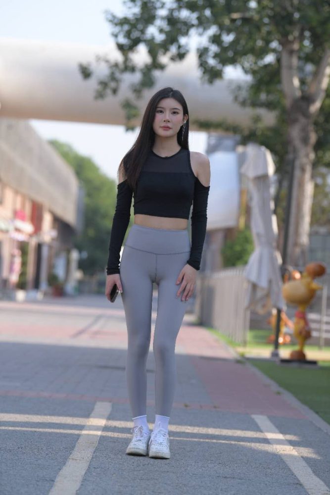 灰色瑜伽裤白袜美女（603P+1V）87051-漫镜吧