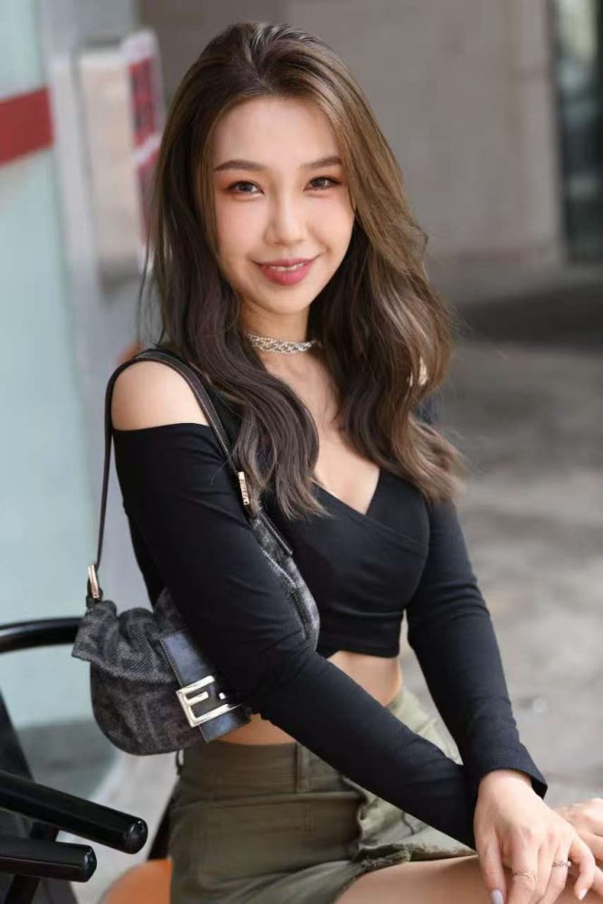 绿色短裙凉高喜感小姐姐（740P+1V）87083-漫镜吧