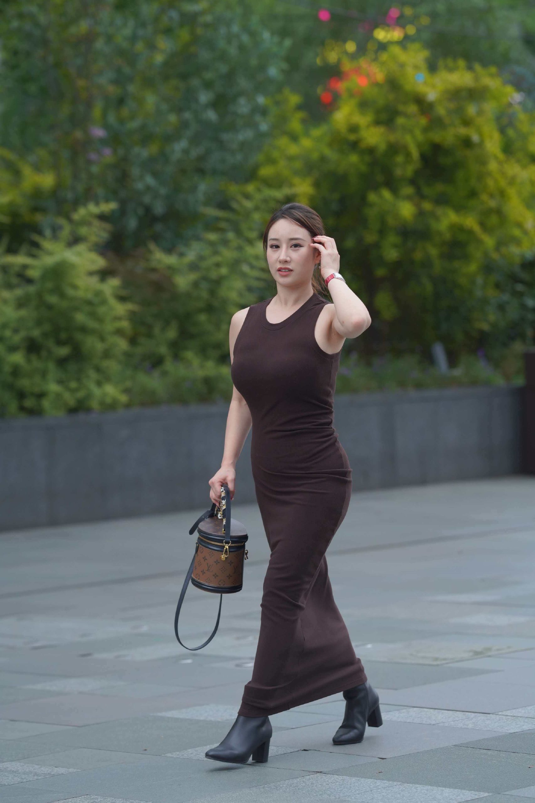 街拍作品 棕色修身长裙[182P2.02GB]-漫镜吧