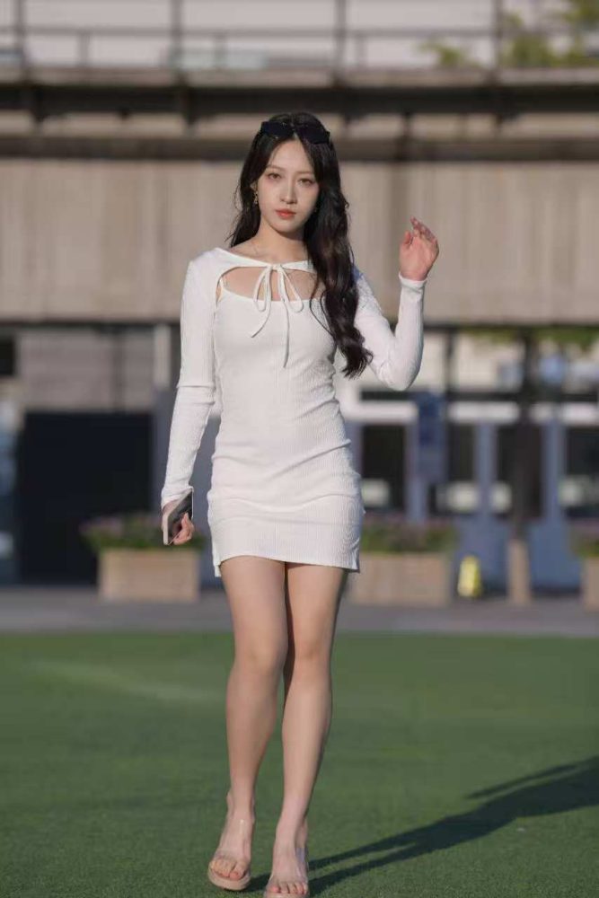 白裙女子（637P）87033-漫镜吧