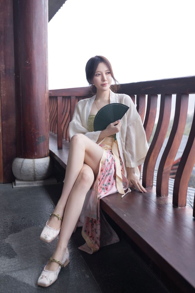 鱼子酱Fish 紫色长裙[118P1.43G]-漫镜吧