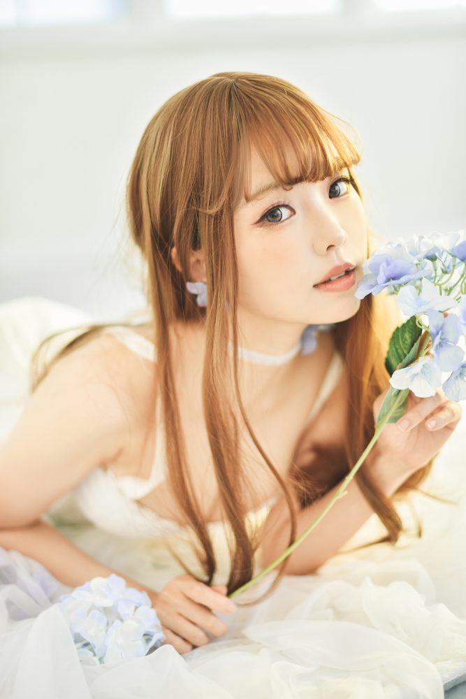 Ely_eee(ElyEE子) White Dress[22P27MB]-漫镜吧