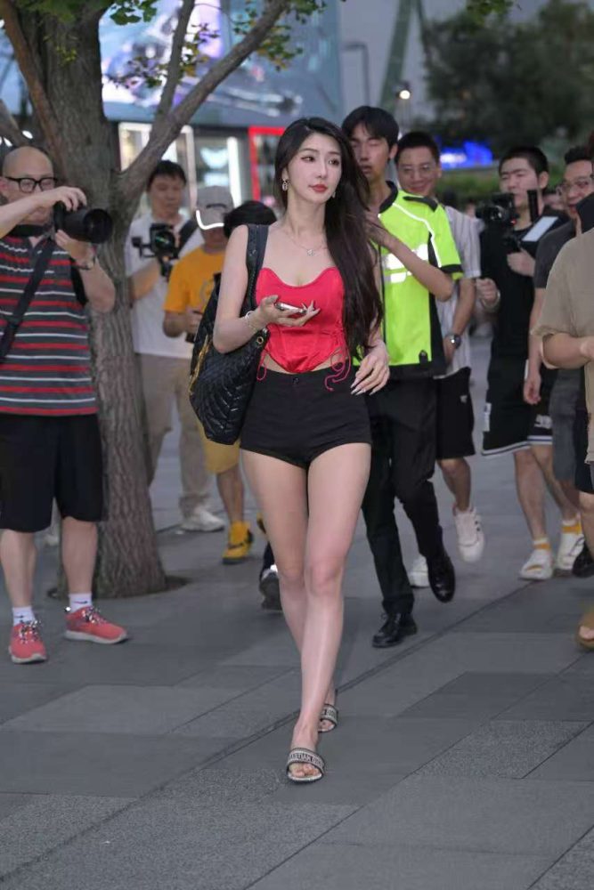 短裤红肚兜［170P3.73G］85062-漫镜吧