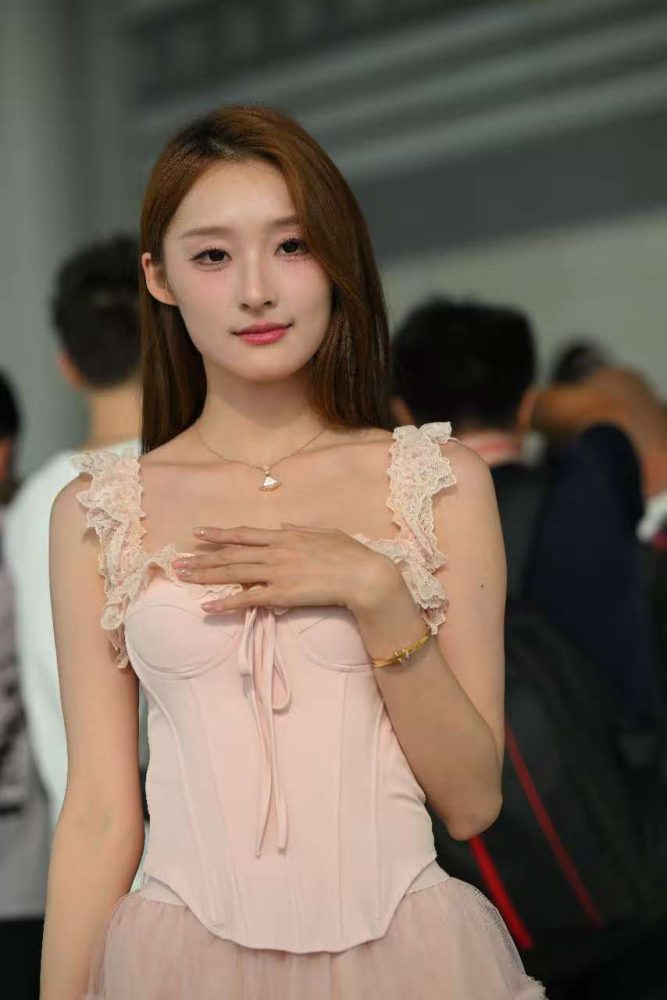 粉色纱裙小桂圆[115P1.70GB]85079-漫镜吧