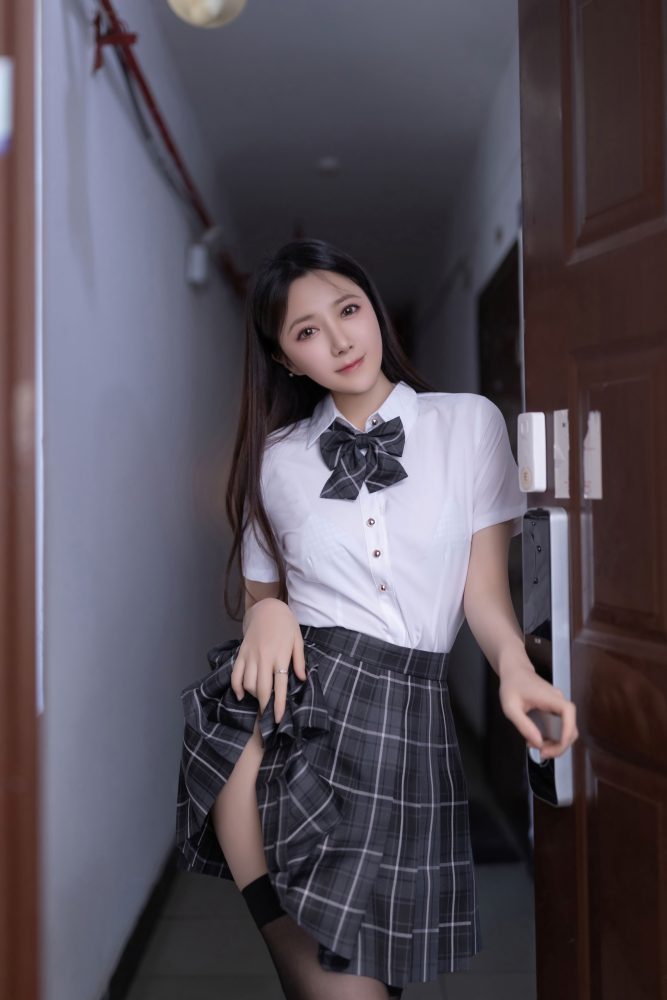 鱼子酱Fish 破碎衬衫写真[88P0.99GB]-漫镜吧