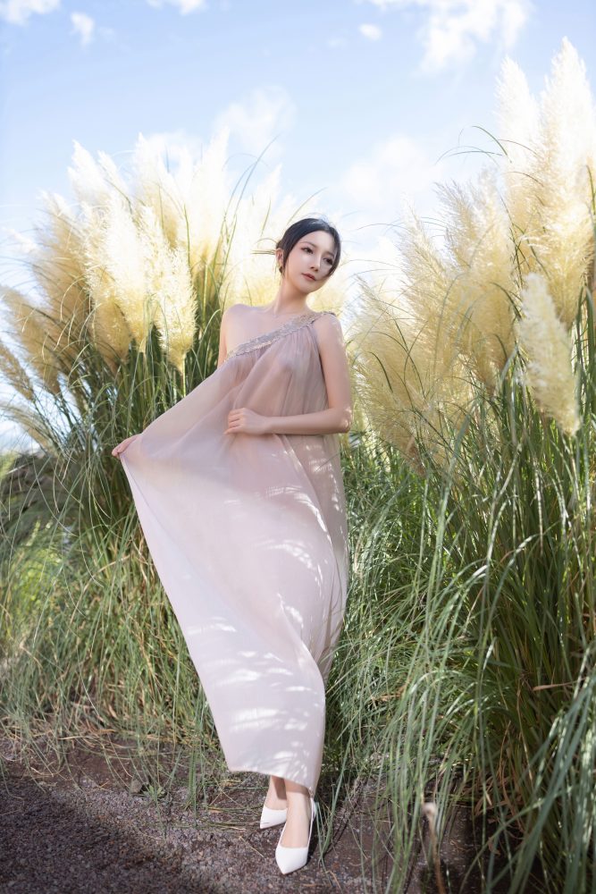 鱼子酱Fish 抹胸女人写真[101P1.54GB]-漫镜吧