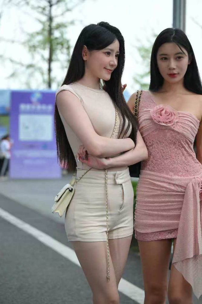 粉白闺蜜[109P1.95GB]85248-漫镜吧