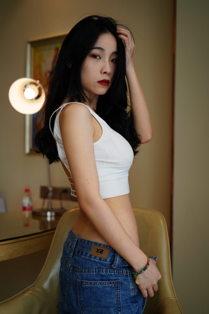 气质模特珂珂私房写真集[289P1.52GB]-漫镜吧