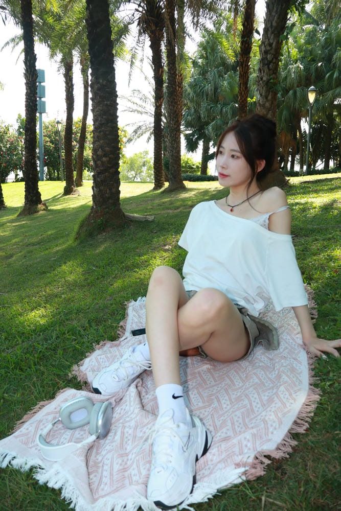 图片[2]-个人约拍 No.021 高颜值学生妹[313P+41V6.84GB]-漫镜吧