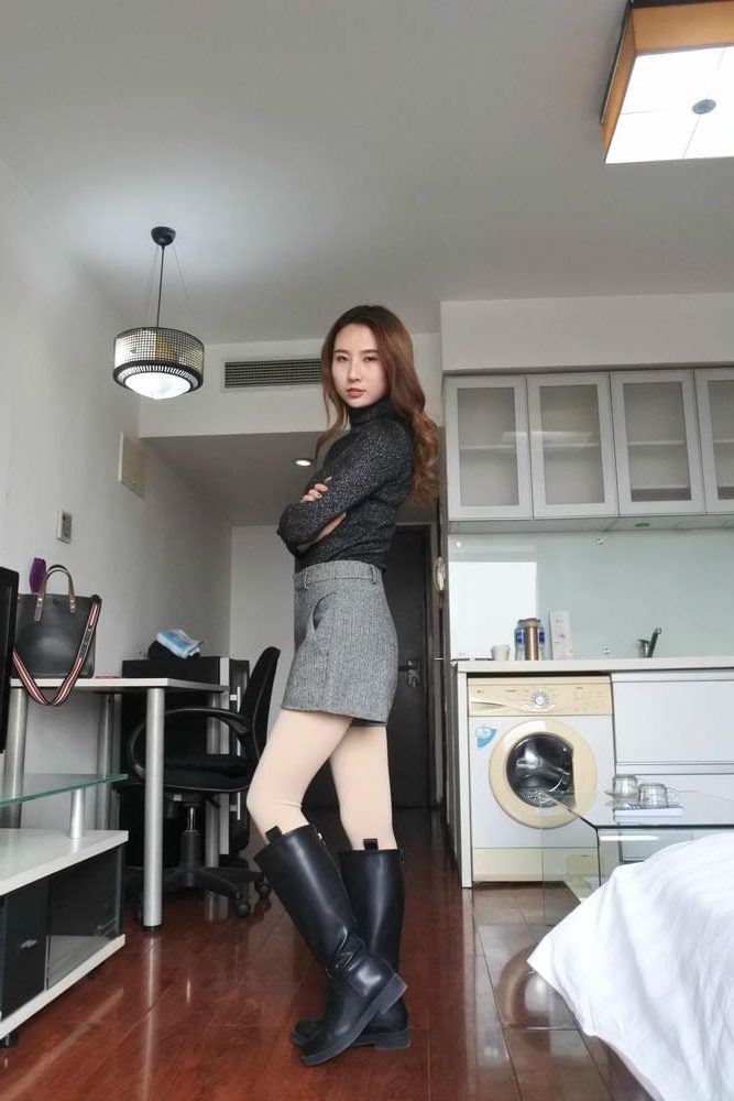 素人美模萍萍私房写真集[499P+1V2.48GB]-漫镜吧
