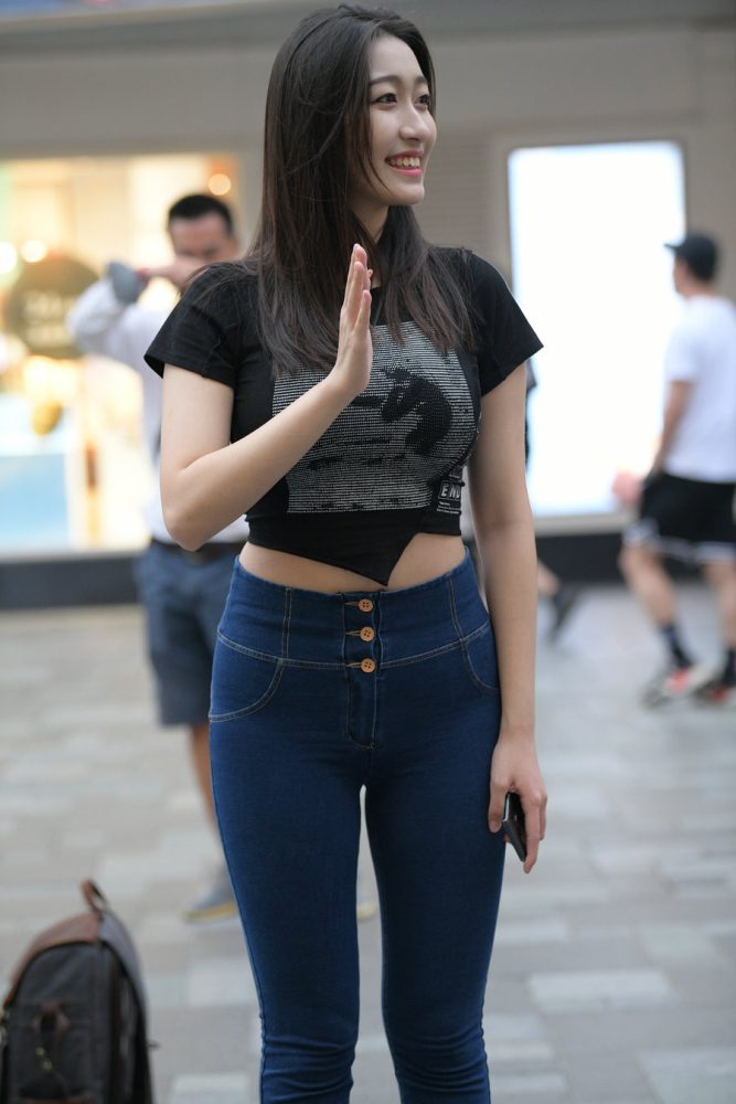 紧身牛仔裤女人J2784 240P-6.66GB-漫镜吧