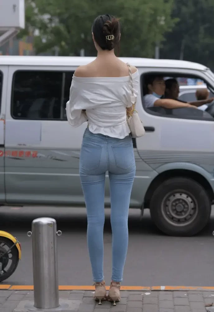 紧身牛仔裤优雅小女人J2238 322P1V-14.1GB-漫镜吧