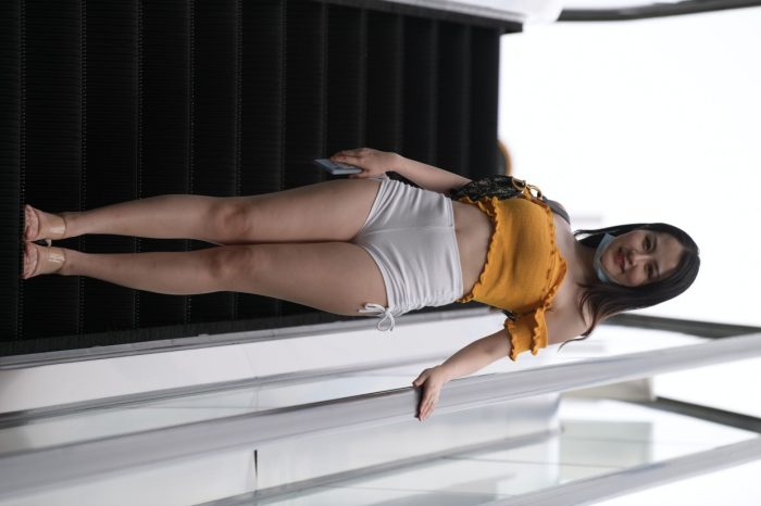 高腰白色短裤的漂亮女孩【767P】00065-漫镜吧