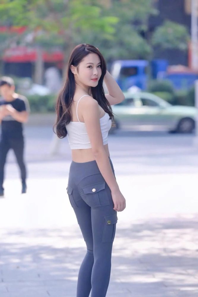 紧身牛仔裤小女人 J1746 562P-12.8GB-漫镜吧