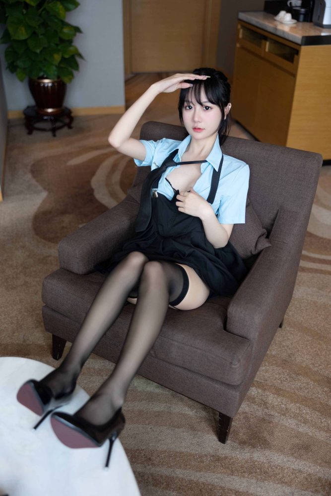 谢小蒽 蓝色JK制服写真[101P513MB]-漫镜吧