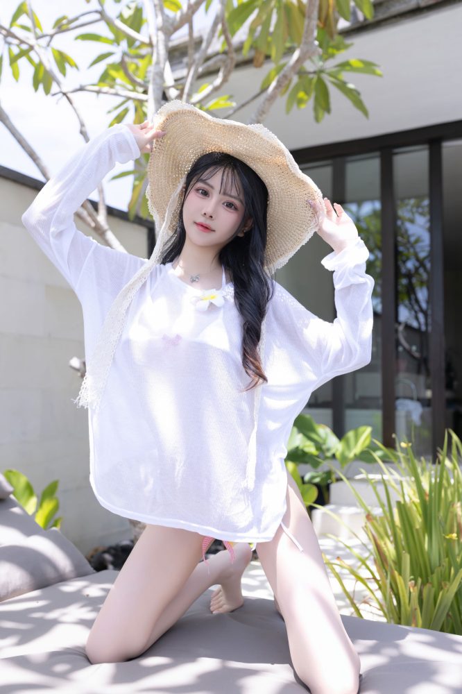 谢小蒽 白色泳装写真[101P1.34GB]-漫镜吧