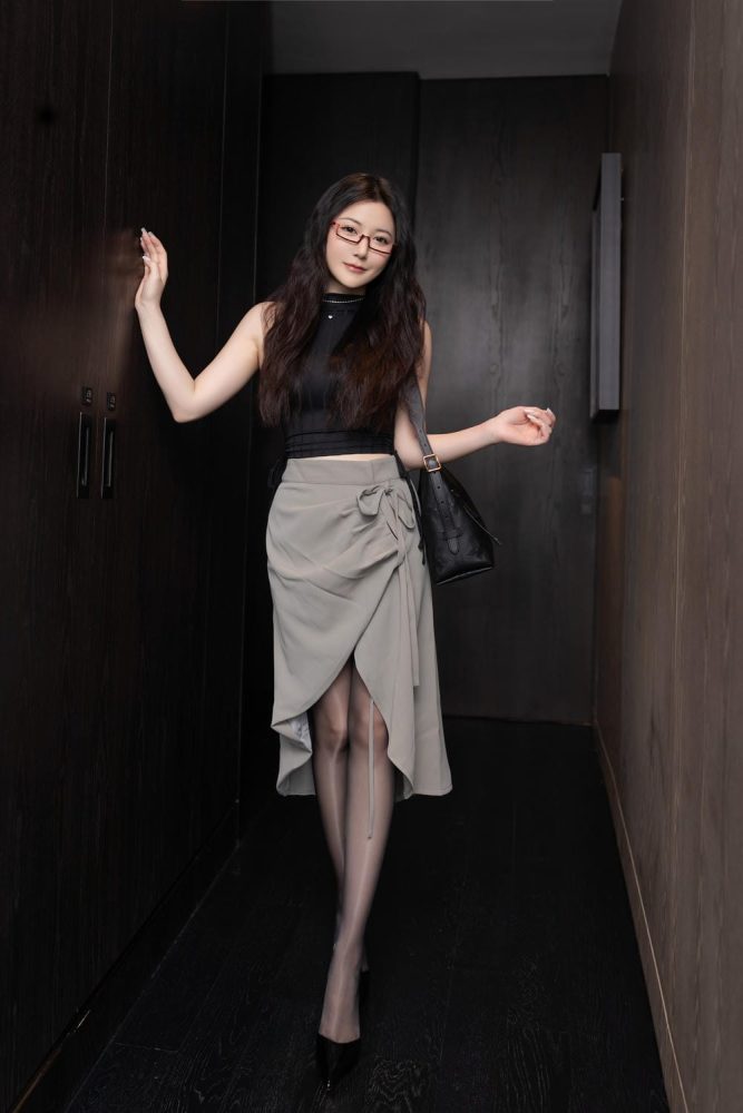 鱼子酱Fish 眼镜娘[120P1.29GB]-漫镜吧