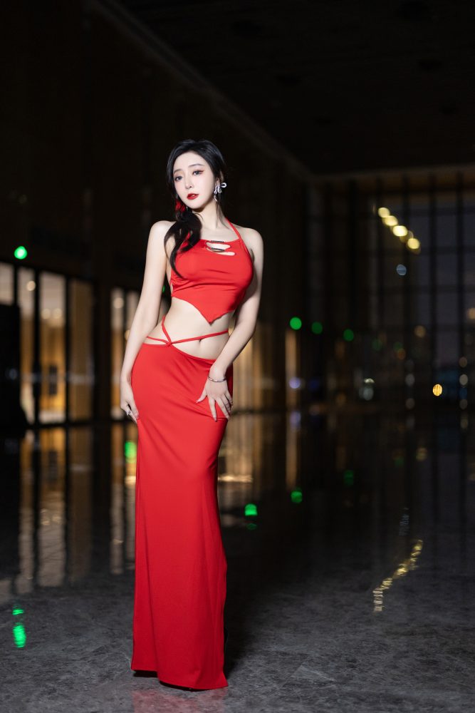 王馨瑶 杏色毛毛情趣[100P376MB]-漫镜吧