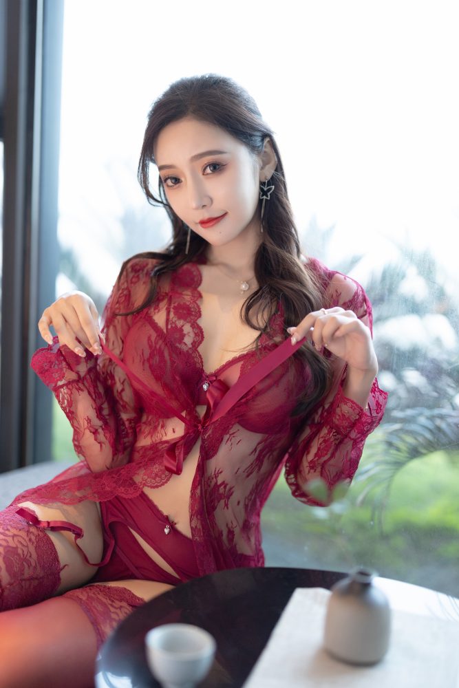 王馨瑶 酒红色情趣套装[86P374MB]-漫镜吧