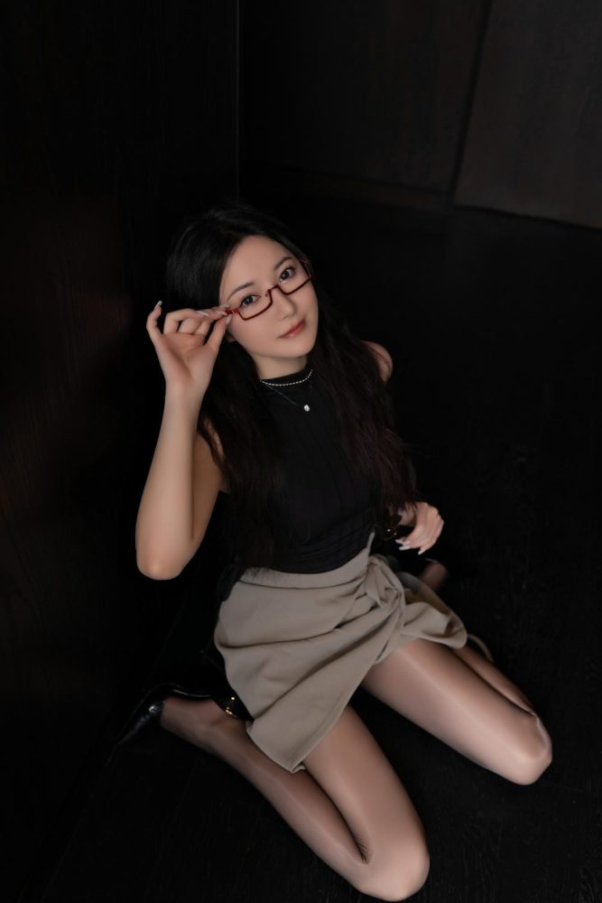 鱼子酱Fish 眼镜娘[120P1.29GB]-漫镜吧