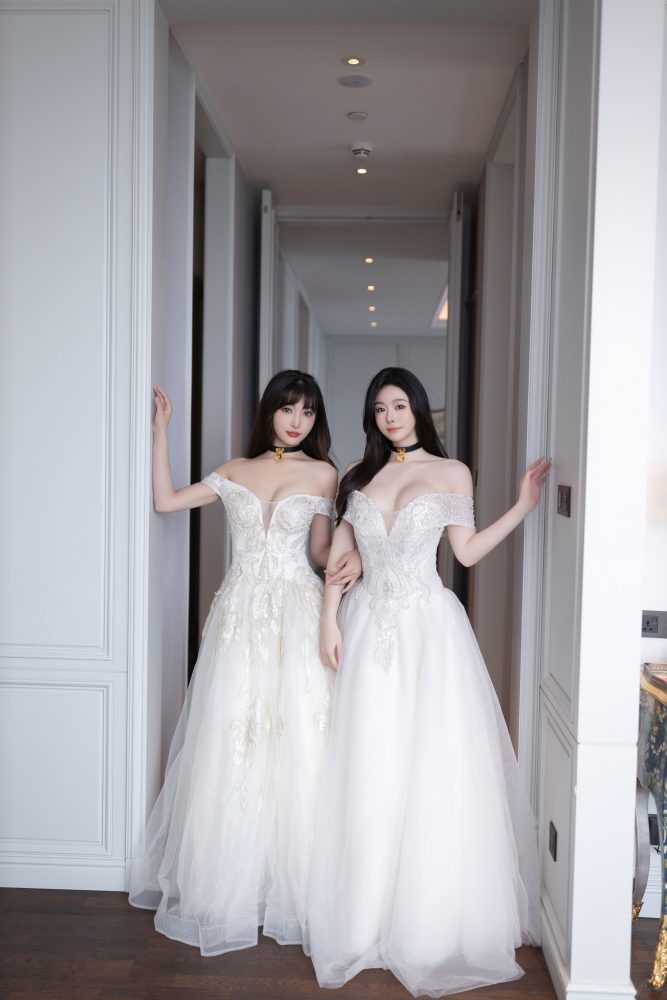 小逗逗&陆萱萱 双人婚纱[100P1.13GB]-漫镜吧
