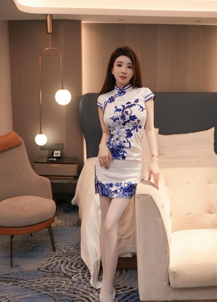 雨儿酱eve 旗袍白丝[55P202MB]-漫镜吧