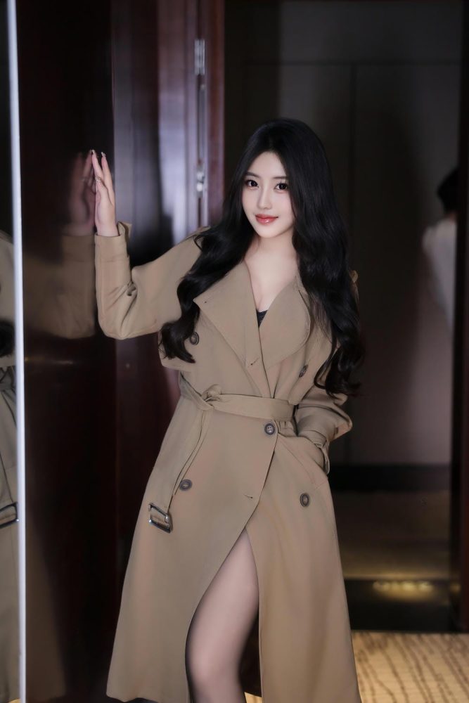希雅sia 风衣下的秘密[76P1.50GB]-漫镜吧
