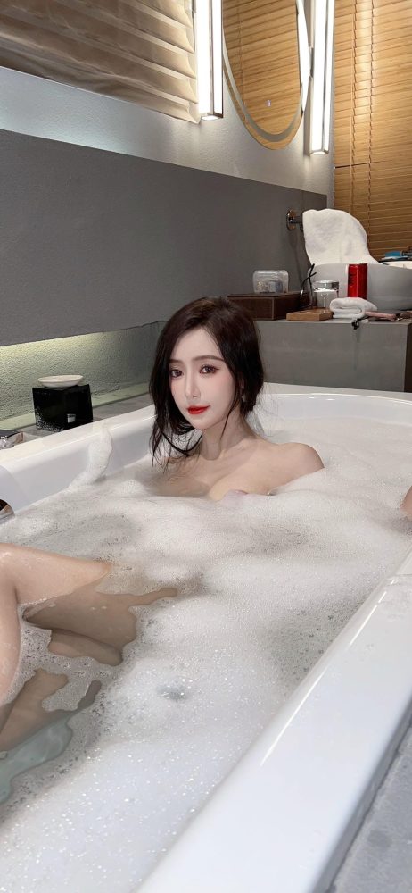 王馨瑶 浴女定制[49P+6V2.02GB]-漫镜吧