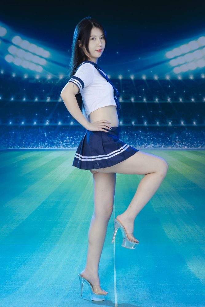 素人美模莱寇私房写真集[296P+1V2.47GB]-漫镜吧